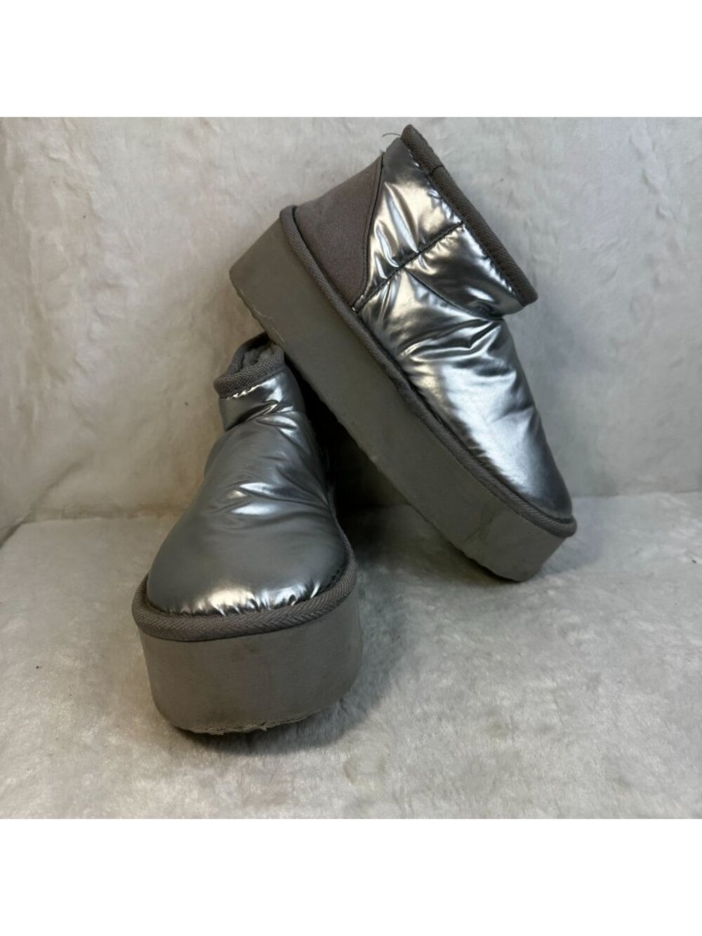 Steve Madden Booties Metallic Silver Platform Slippers Faux Fur Sonikk Puffer
